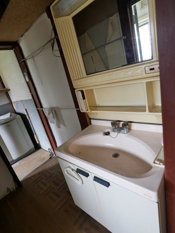 House, 20-min walk to station, Toyama