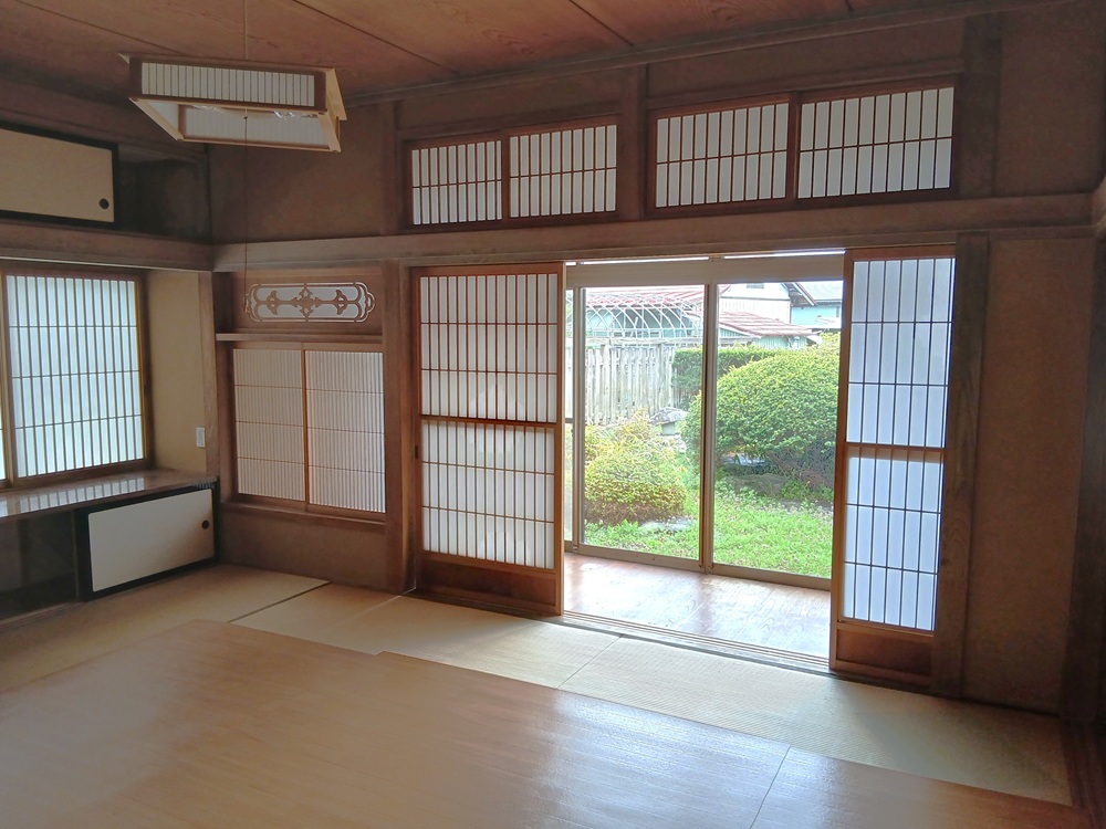 1980s wood house, 5-min walk to station, Iwate
