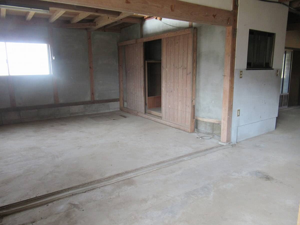 1970s wood house, 11-min walk to station, Hiroshima