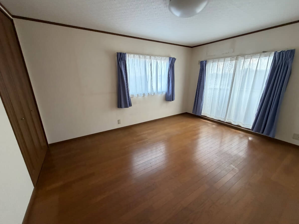 1990s wood house, 20-min walk to station, Hiroshima