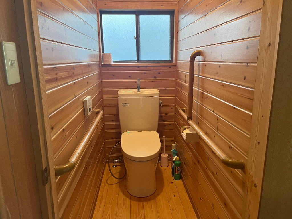 1980s wood house in Nagasaki