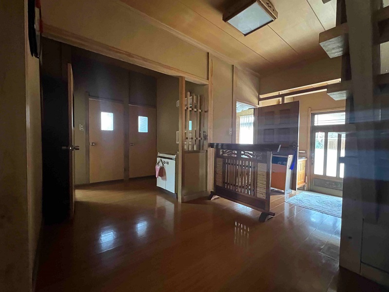 1970s wood house on a large plot in Tottori