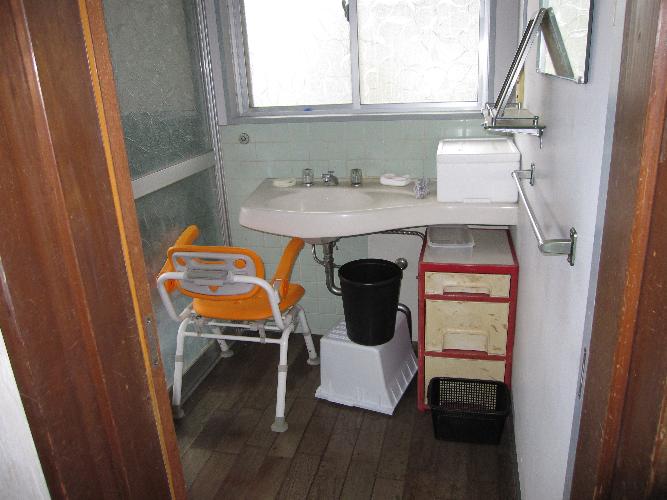1970s concrete house, 20-min walk to station, Satsumasendai
