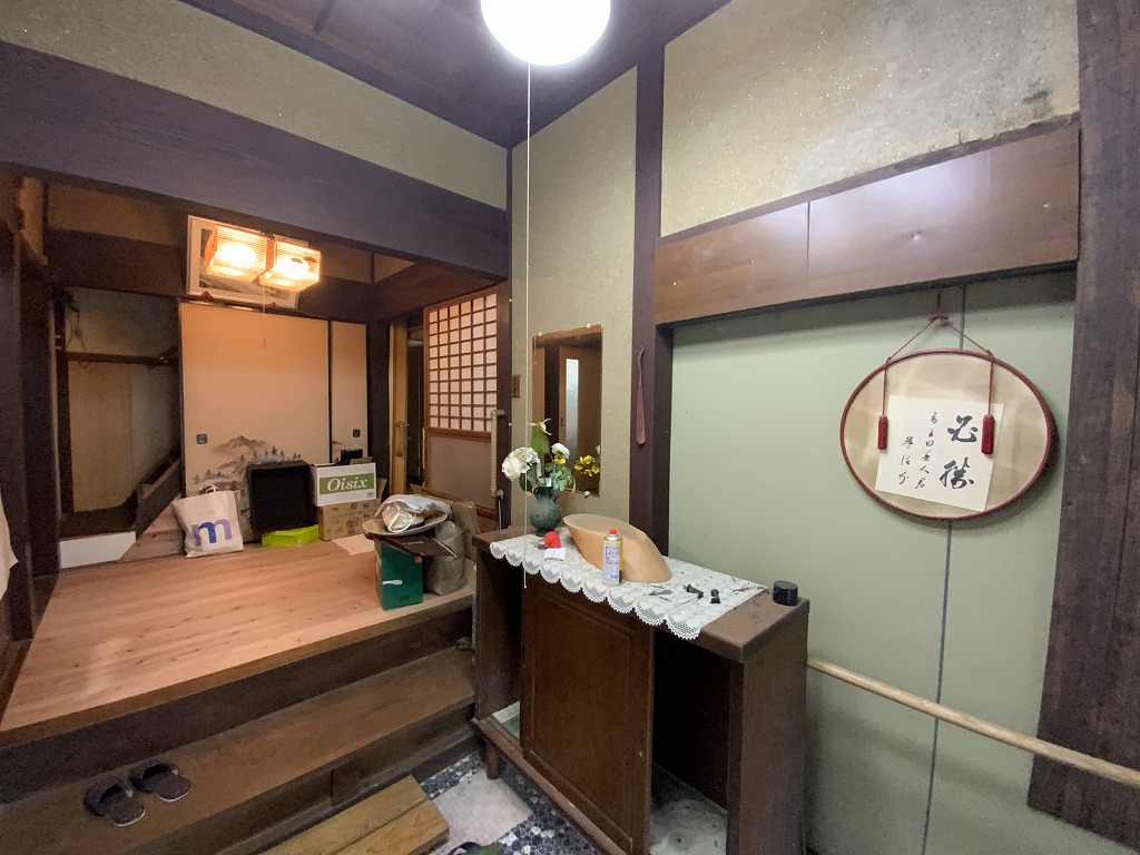 1940s wood house on a large plot in Yamaguchi