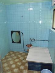 1990s wood house in Kochi