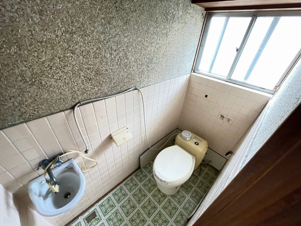 1970s wood house, 17-min walk to station, Shizuoka