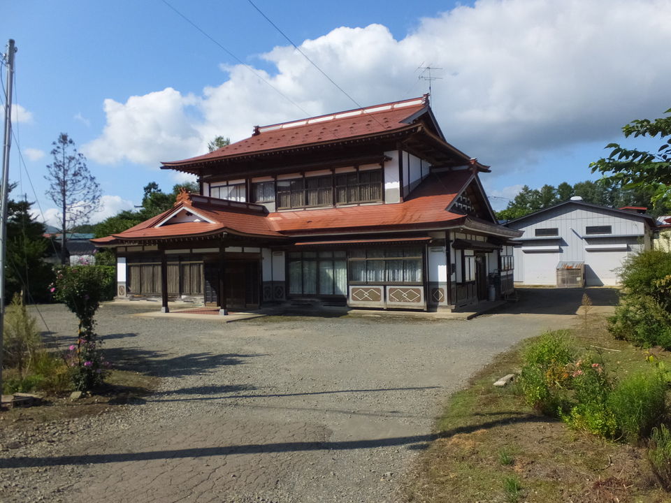 1980s wood house on a large plot in Iwate