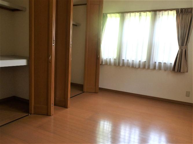 2000s house, 15-min walk to station, Tochigi