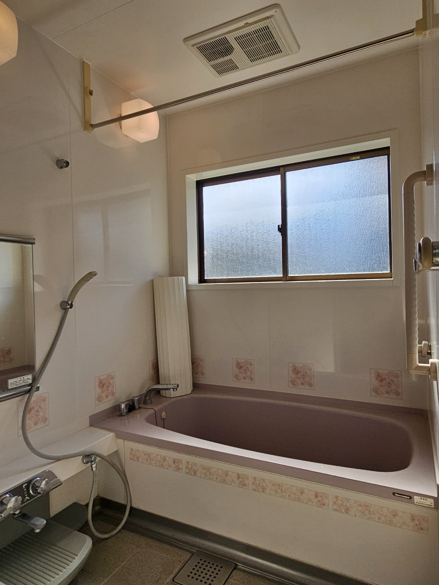1950s wood house, 18-min walk to station, Fukui