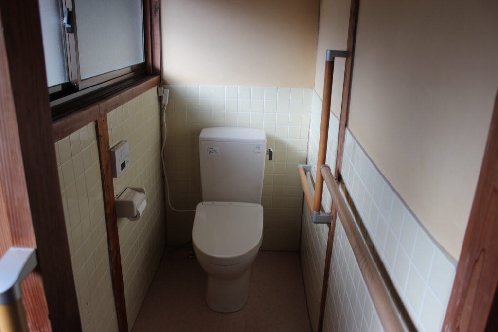 1960s wood house on a large plot in Nara