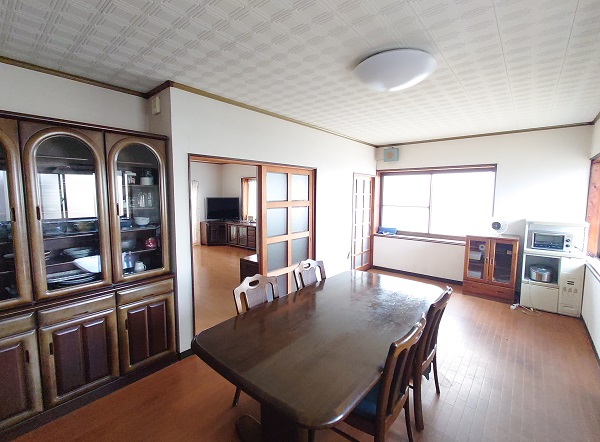 1970s wood house, 3-min walk to station, Tottori