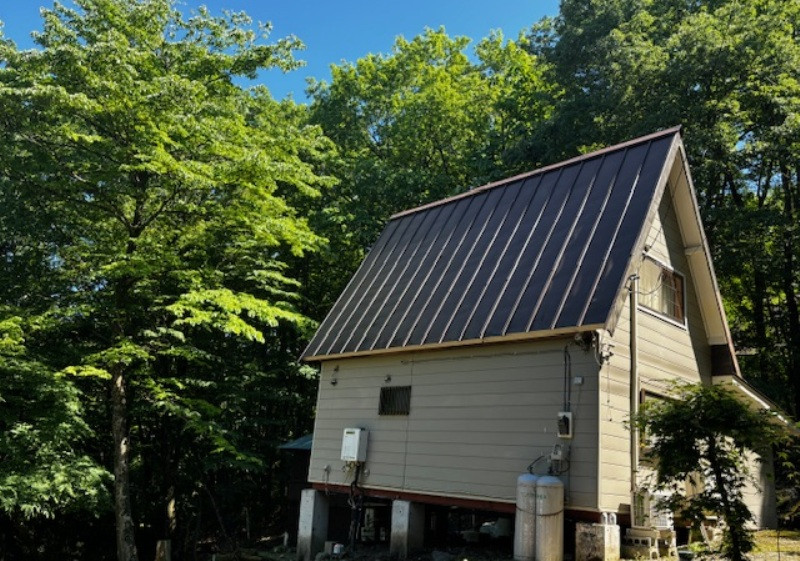 1990s wood house on a large plot in Tochigi