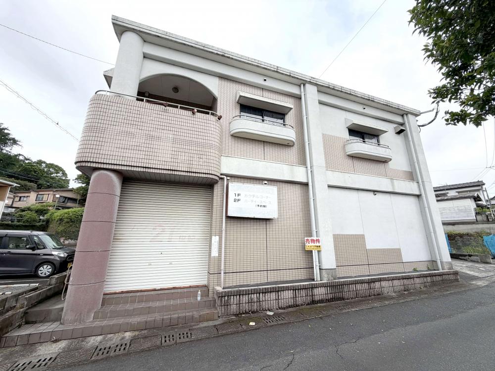 1990s concrete house in Kanoya, Kagoshima