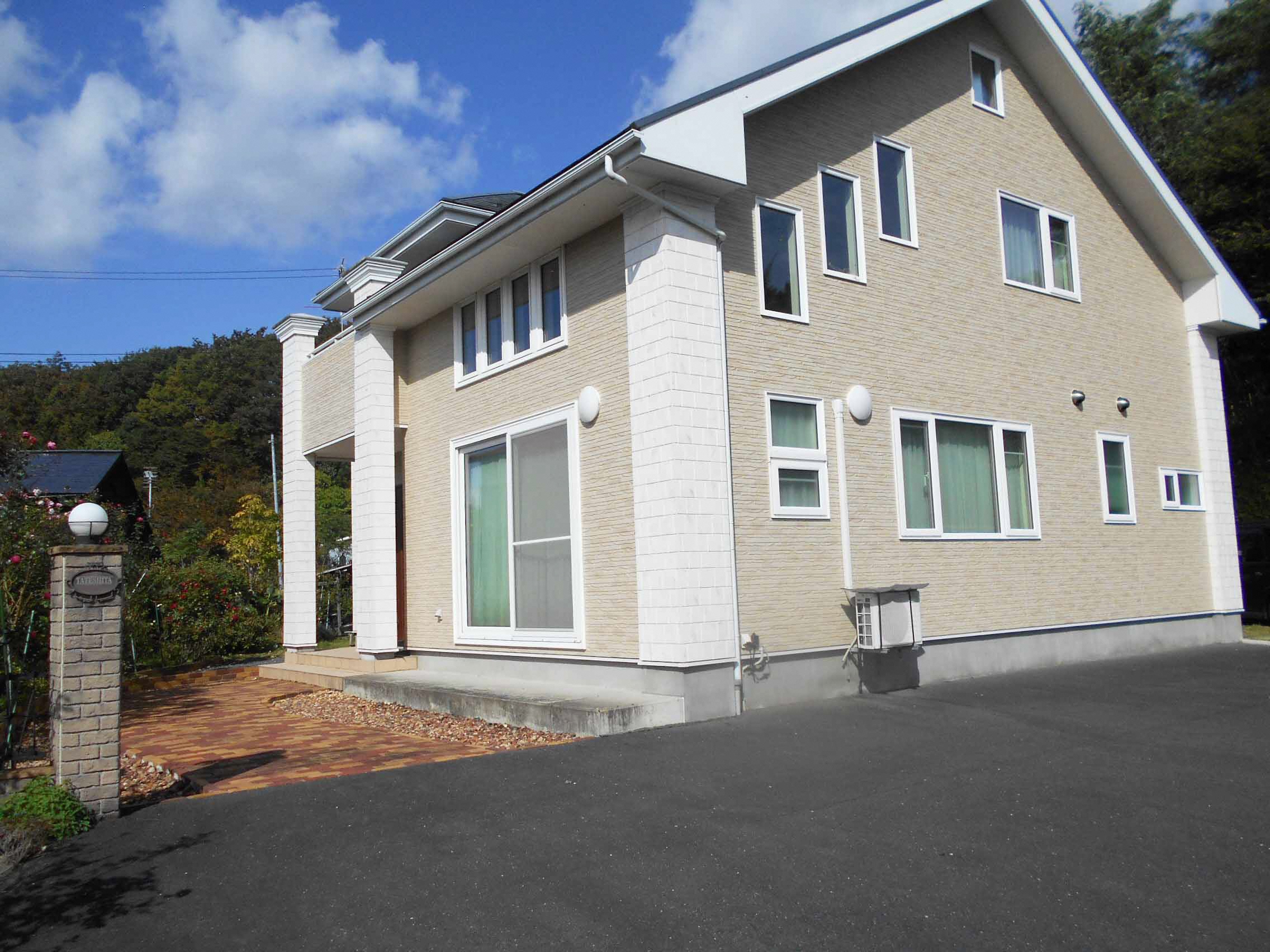 2000s wood house, 18-min walk to station, Iwate