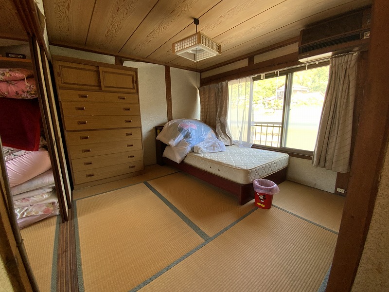 1950s wood house with storehouses in Yamaguchi