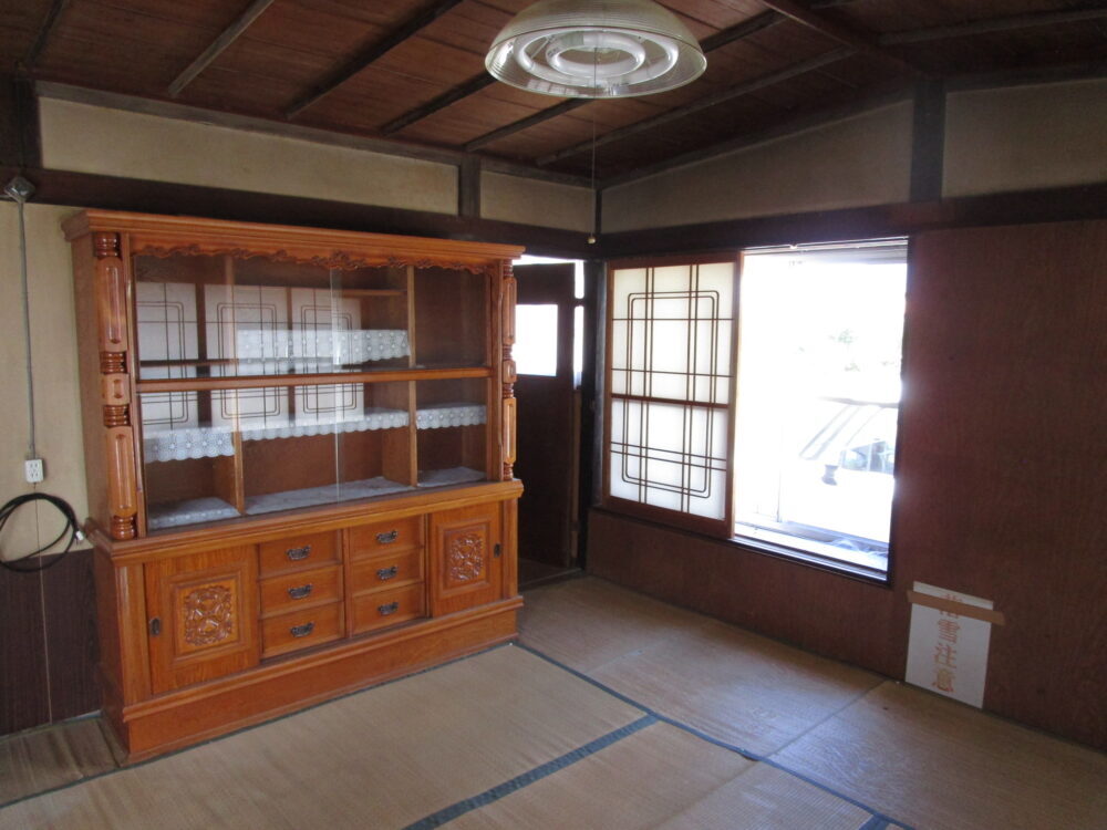 1970s house on a large plot in Iwate