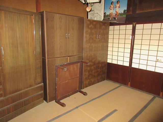 Historic farmhouse with storehouse and agricultural land, Toyohira