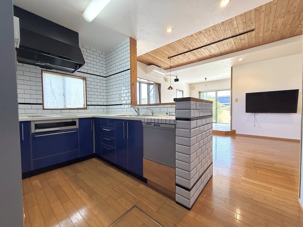 2000s wood house near the coast in Ibusuki, Kagoshima