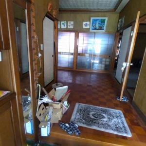 1970s wood house with storehouses in Niigata