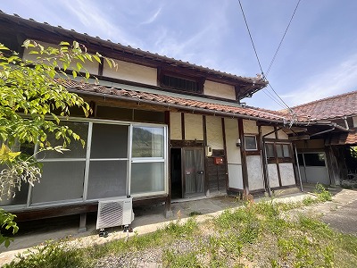 Property #548 - Large house with added western-style rooms and storage