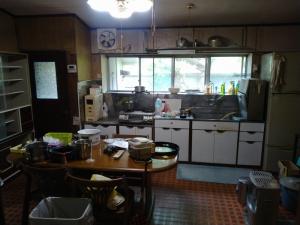1950s wood house with storehouses in Niigata