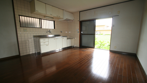 1990s wood house, 8-min walk to station, Wakayama