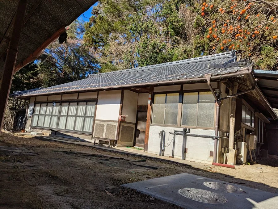 1960s wood house on a large plot in Nagano