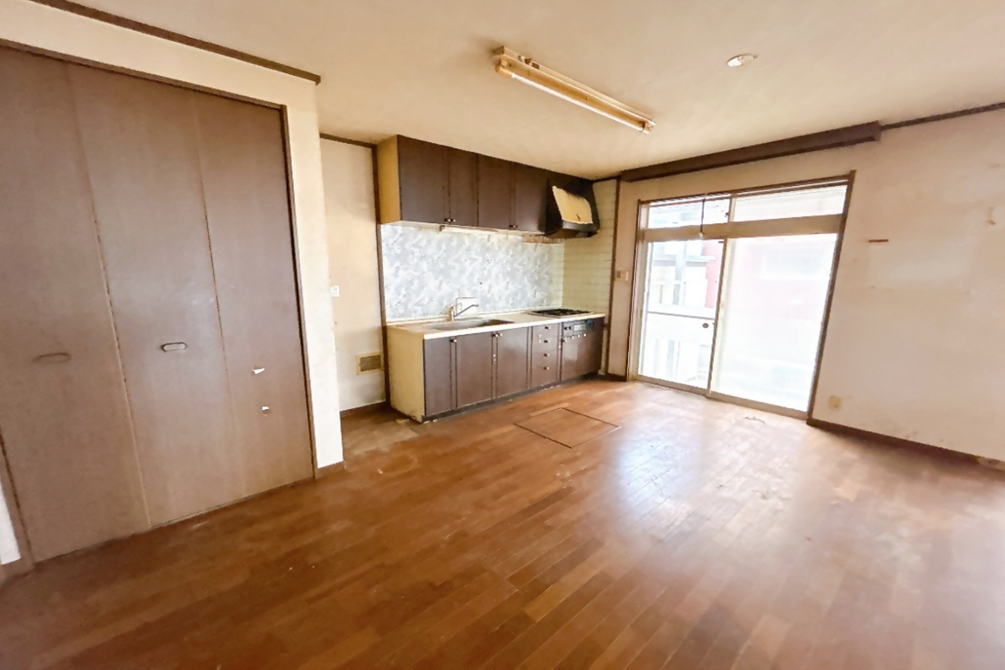 1990s wood house, 16-min walk to station, Fukui
