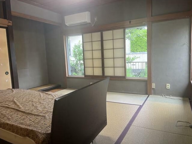 1970s wood house, 7-min walk to station, Shizuoka