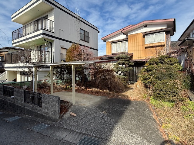 1950s wood house, 16-min walk to station, Nagano