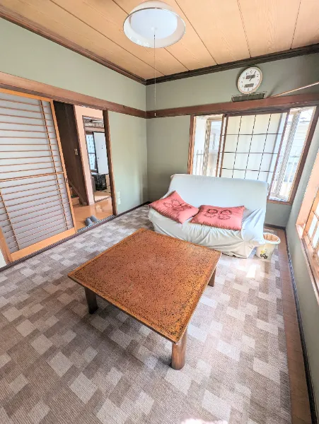 1970s steel-frame house, 16-min walk to station, Iwate