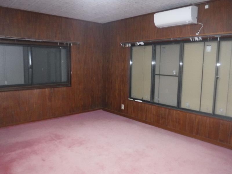 1970s wood house, 12-min walk to station, Mie