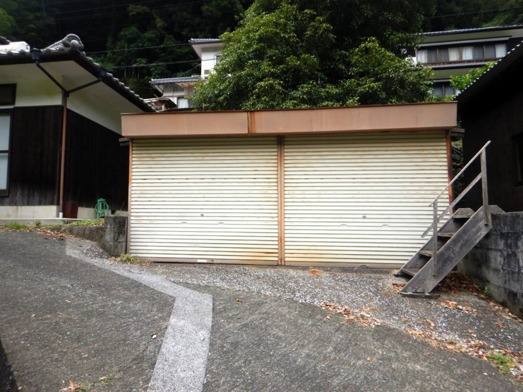 1980s wood house in Ehime