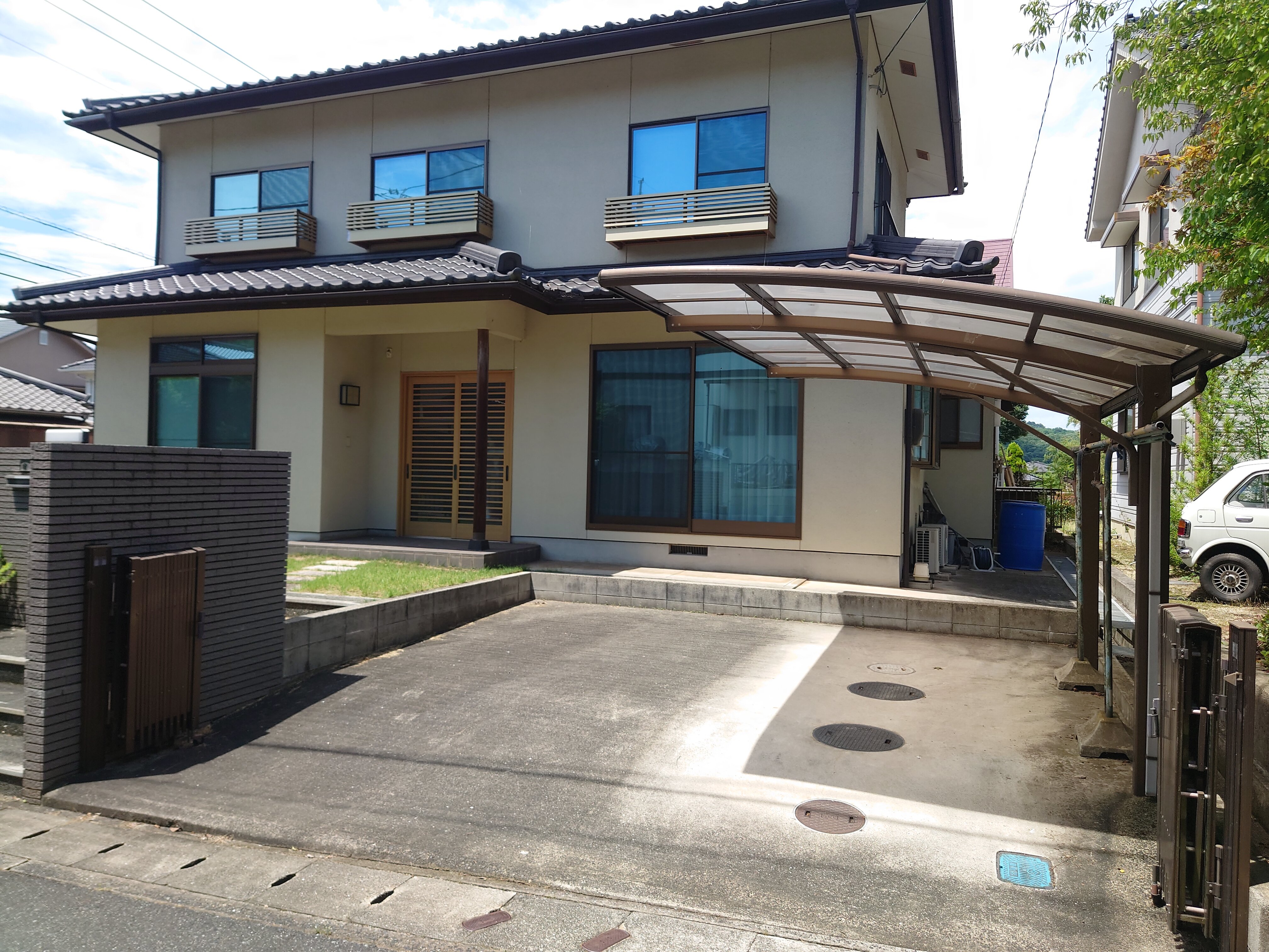 1990s wood house, 19-min walk to station, Okayama