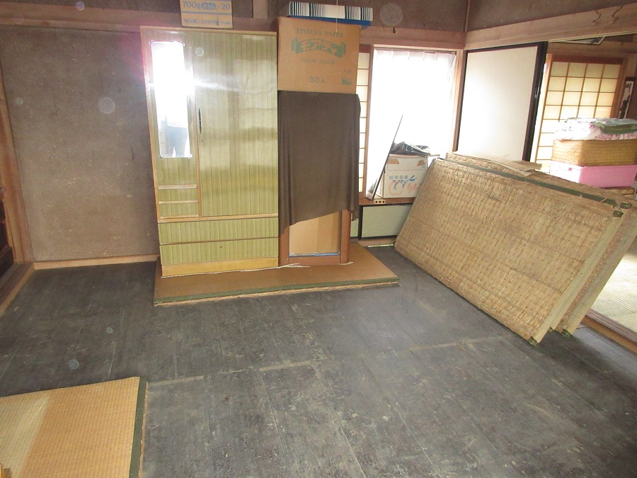1960s wood house, 12-min walk to station, Iwate