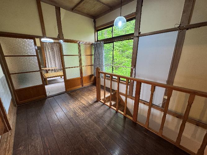 1950s wood house on a large plot in Tokamachi, Niigata