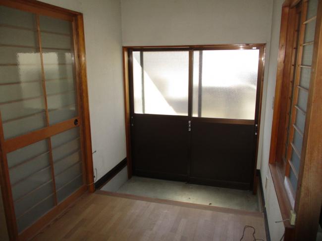 1990s wood house, 3-min walk to station, Okayama