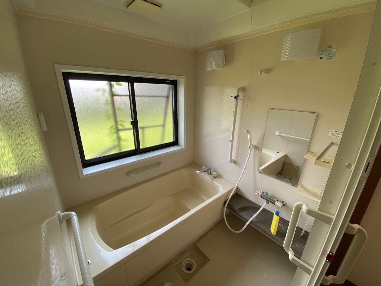 2000s wood house on a large plot in Toyama