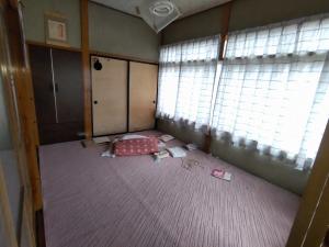 1940s wood house on a large plot in Niigata
