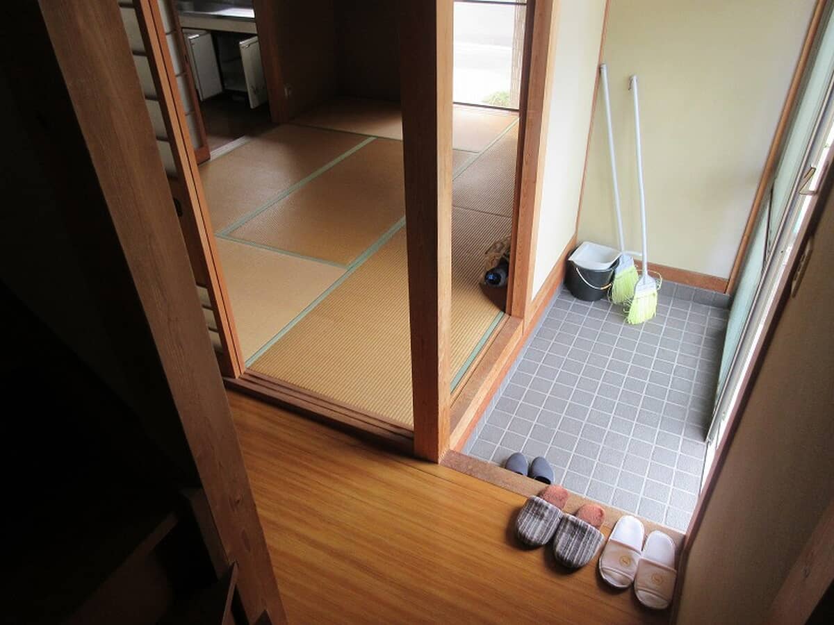 1980s wood house, 9-min walk to station, Hiroshima