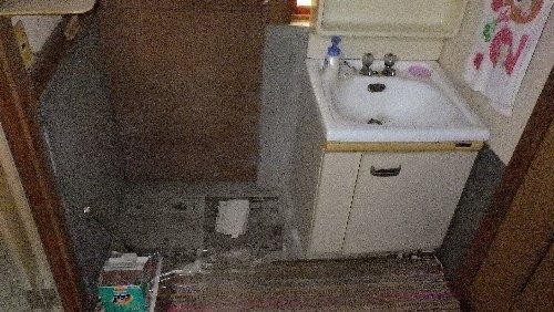 1970s wood house, 16-min walk to station, Nagasaki