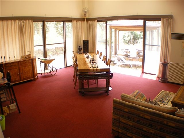 1980s steel-frame house on a large plot in Otohime, Aso