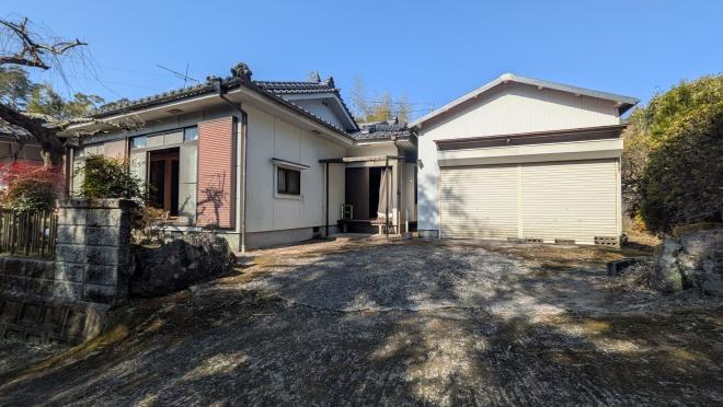 1980s wood house in Hioki, Kagoshima