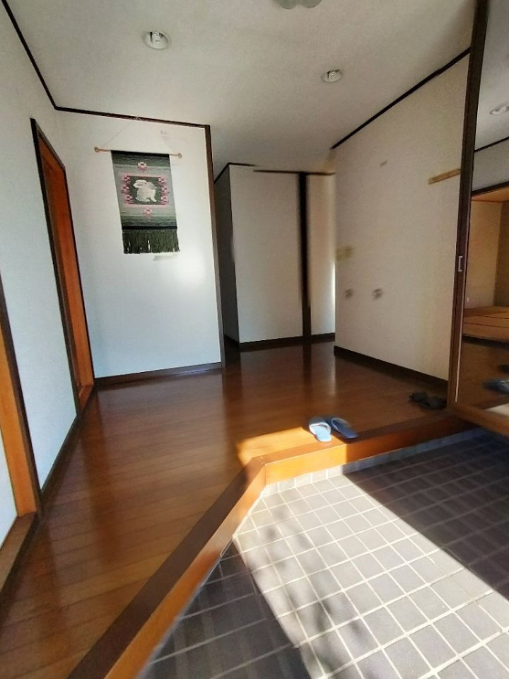 1980s steel-frame house, 5-min walk to station, Tochigi