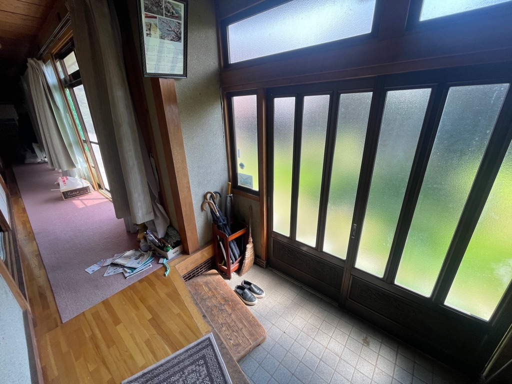 1970s wood house on a large plot in Nagano