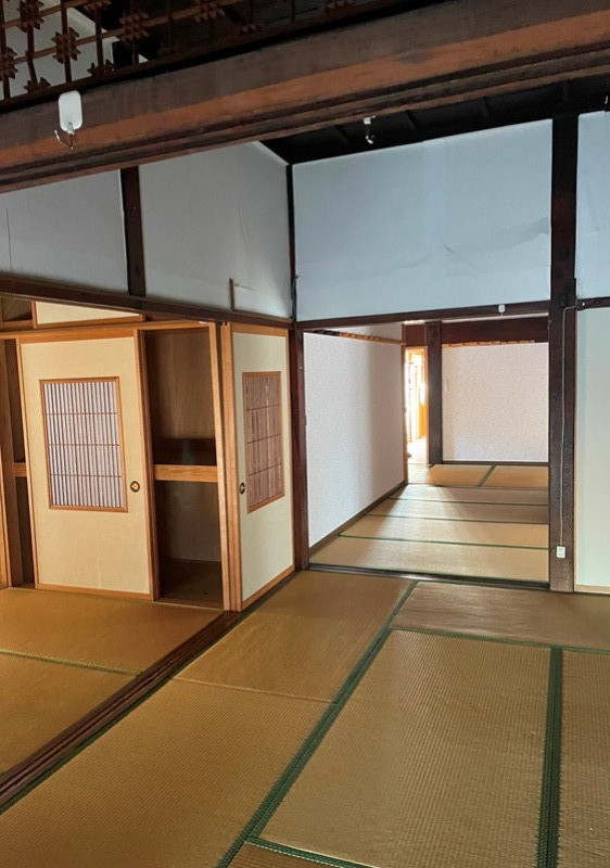 Wood house on a large plot in Niigata