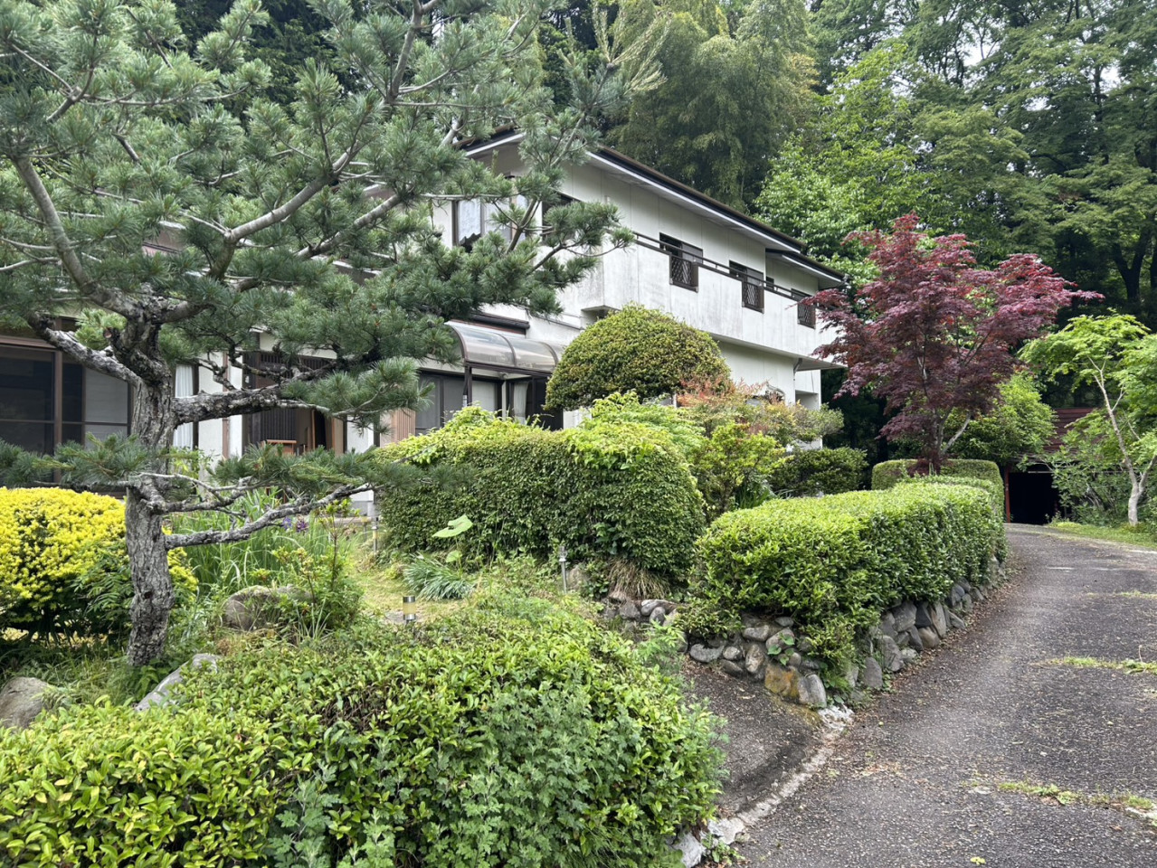 1980s wood house on a large plot in Tochigi