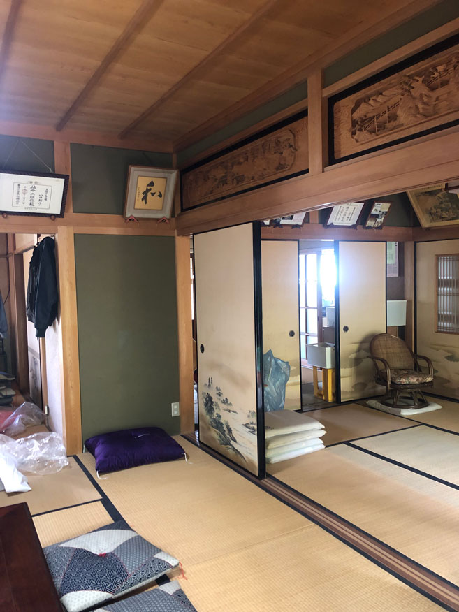 1980s wood house with storehouses in Hiyoshi, Nantan