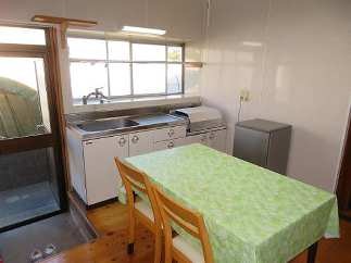 1960s wood house, 8-min walk to station, Oita