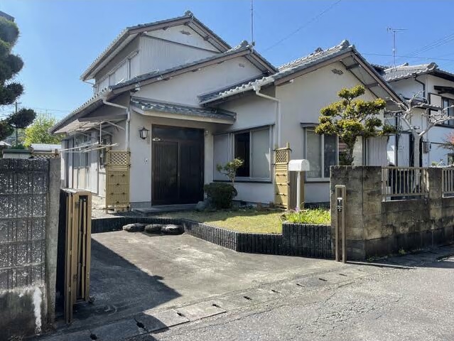 1970s wood house, 7-min walk to station, Shizuoka